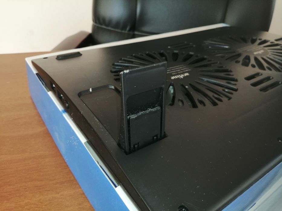 Охолоджуюча підставка для ноутбуків