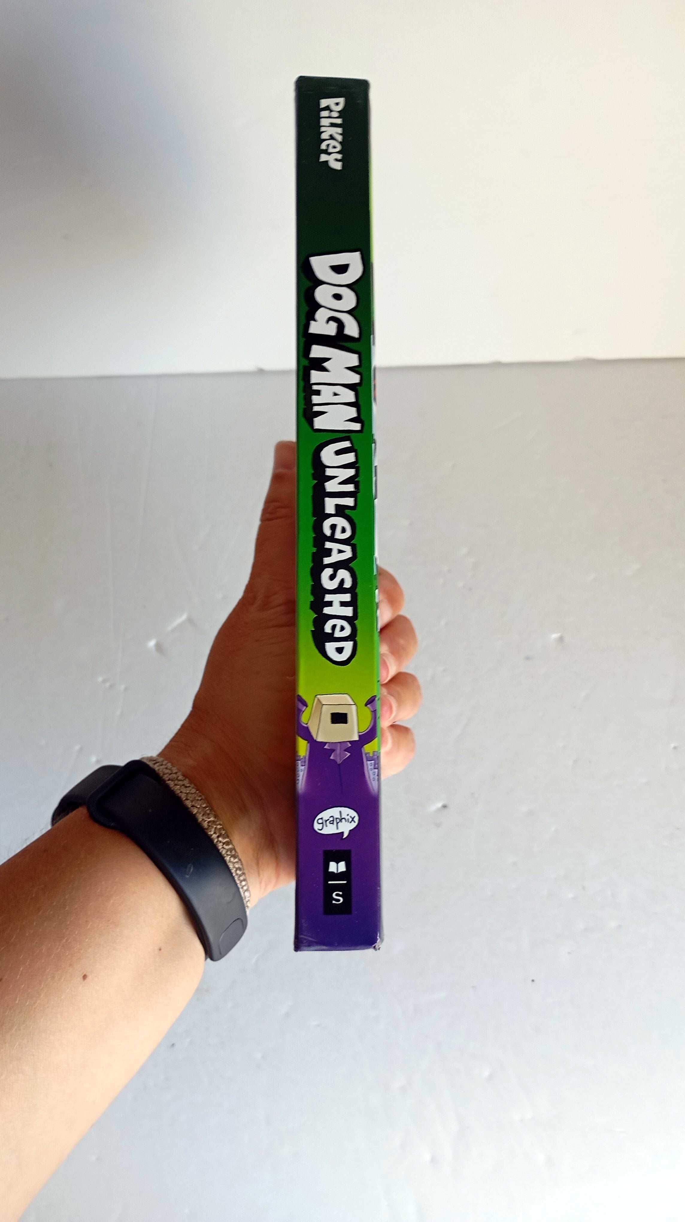 Dog Man Unleashed - livro em Inglês