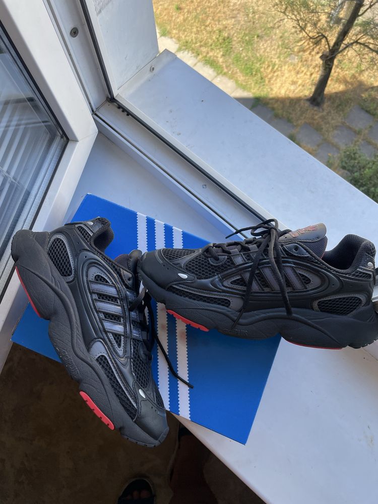 Чоловічі кросівки Adidas Ozmillen