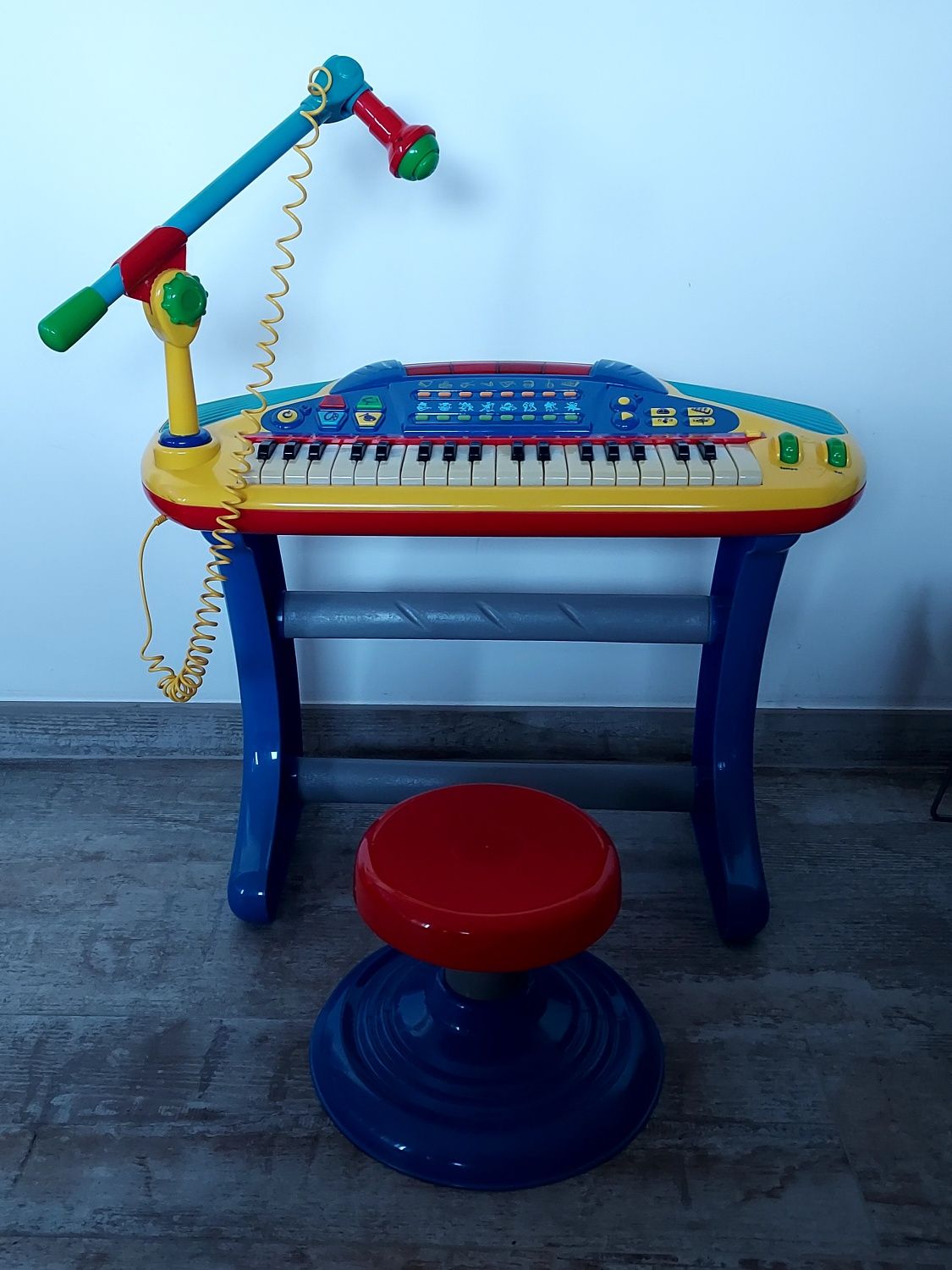 Piano criança a pilhas