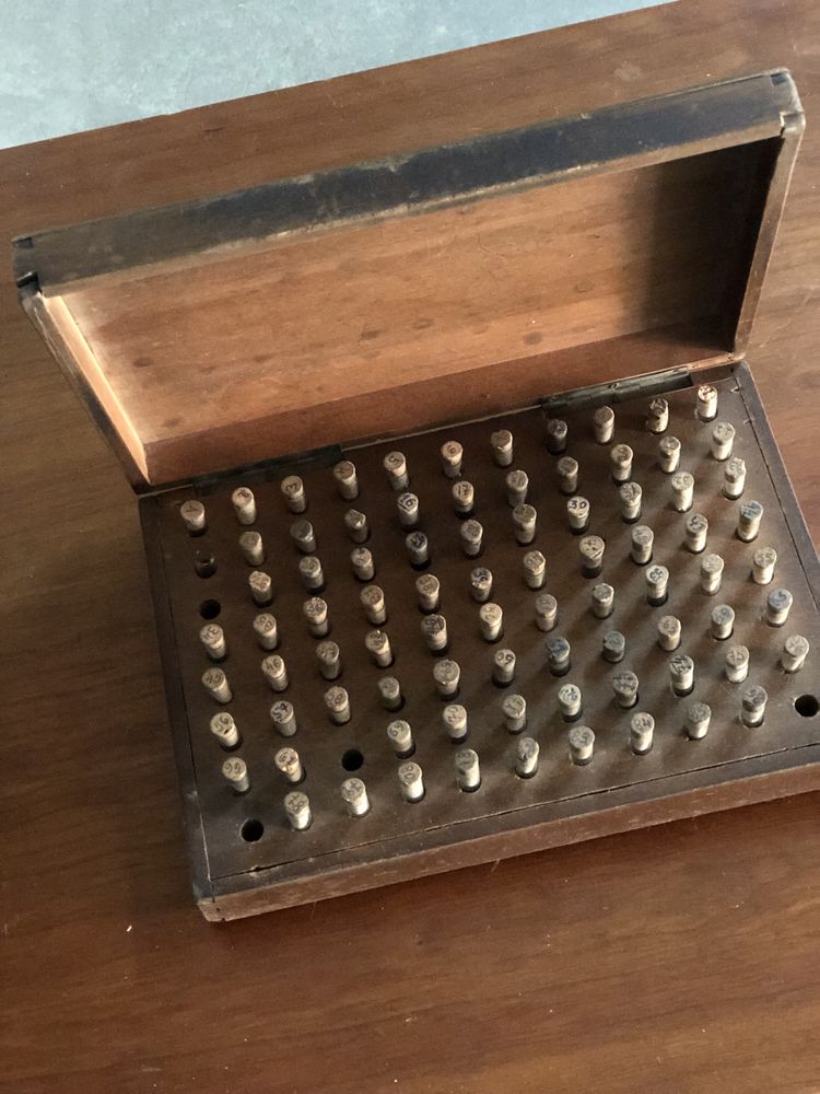 Caixa de relojoaria onde era guardadas as peças dos relógios