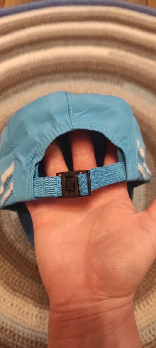 Czapka z daszkiem sportowa