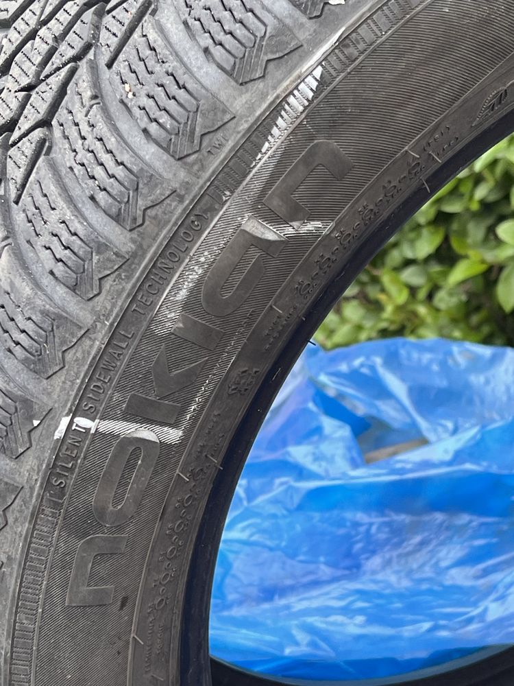 Nokian WRD4 215/55/17 ~4/5mm