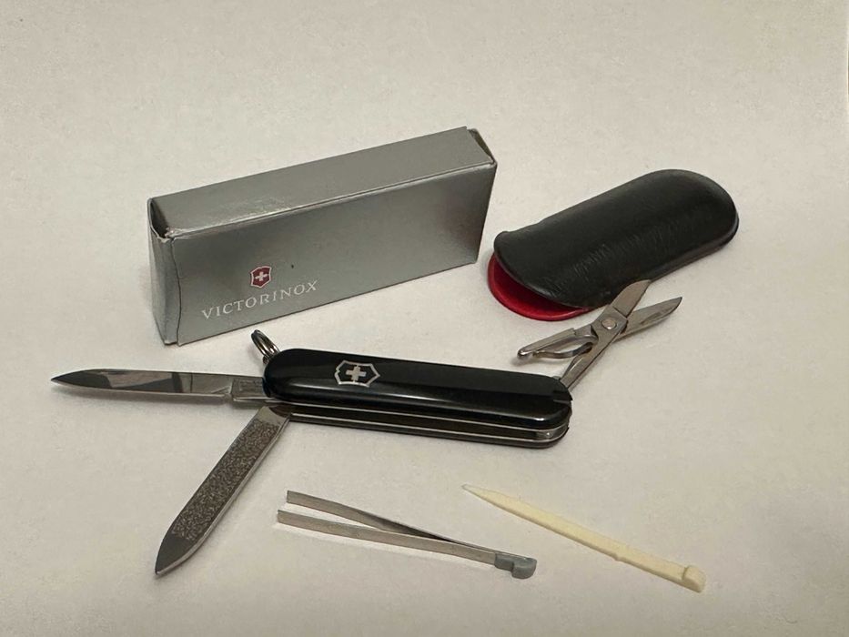 Scyzoryk Victorinox z nożyczkami, nowy