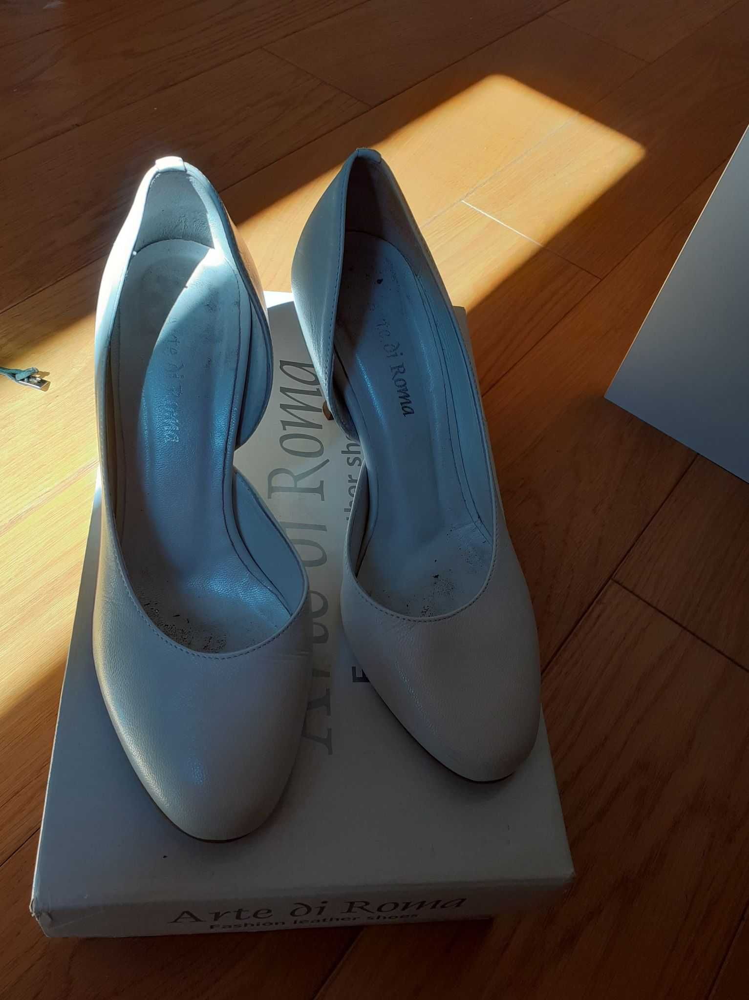 Ślubne buty skórzane firmy Arte Di Roma w rozmiarze 37