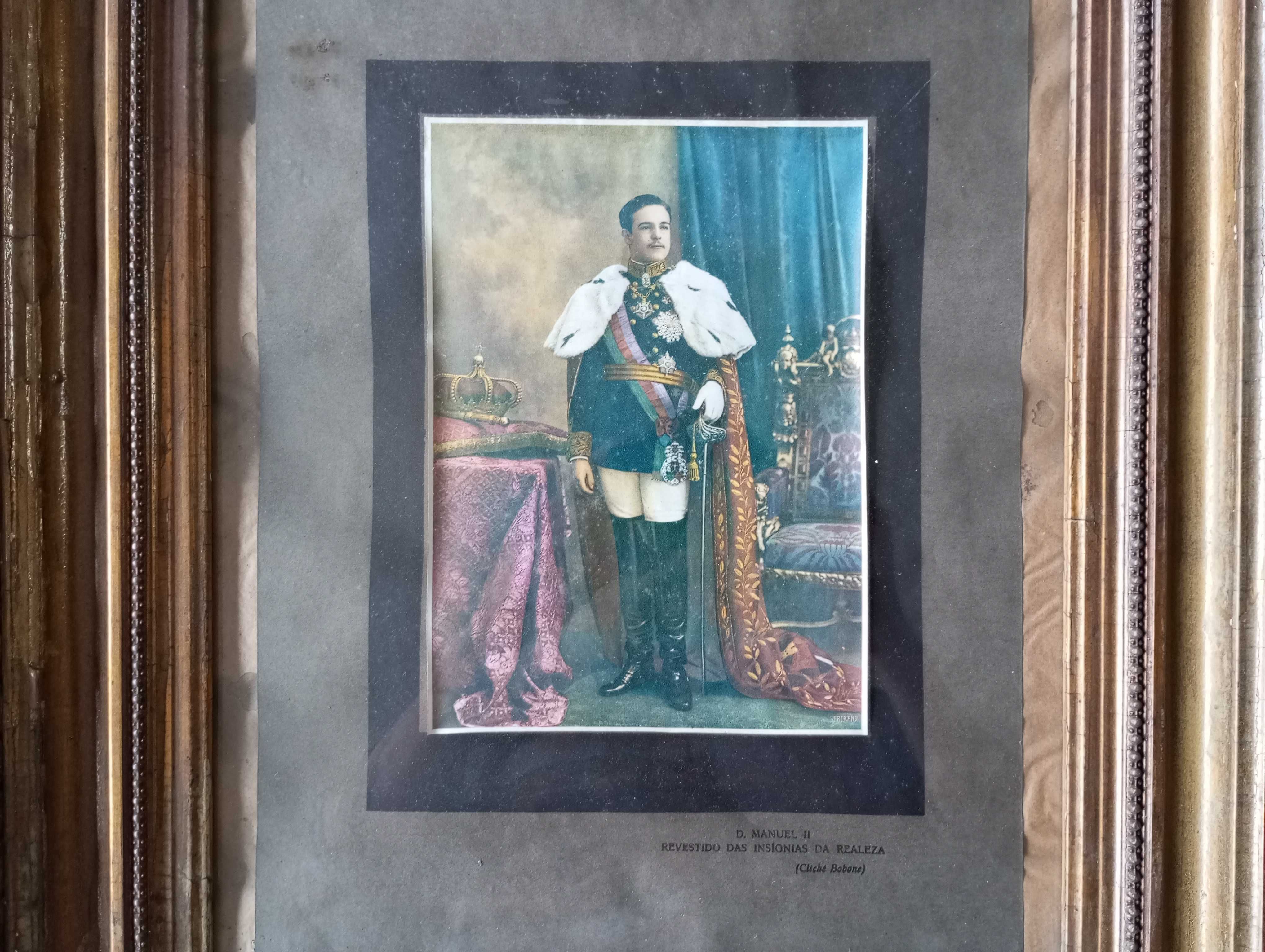 Antiga impressão de D. Manuel II Revestido das Insígnias da Realeza
