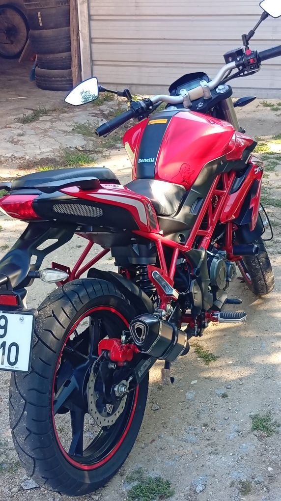 Mota Benelli bn 125 com 19 mil e tal kilometros está como nova mesmo