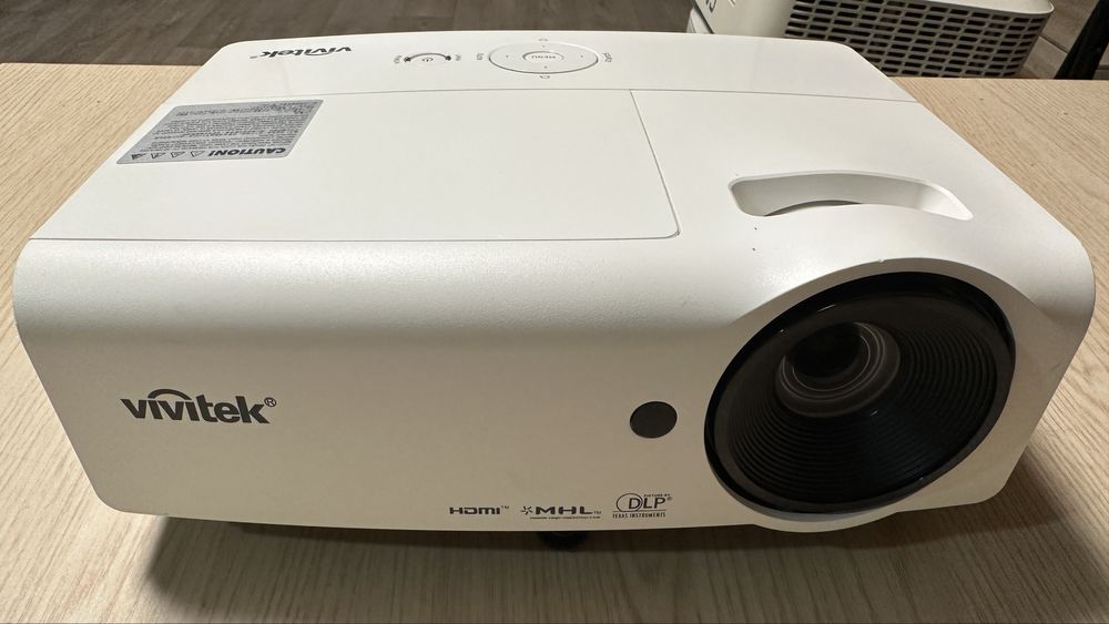 Проектор мультимедийный Vivitek DH558 (Full HD/15 000:1/3000 Lm)