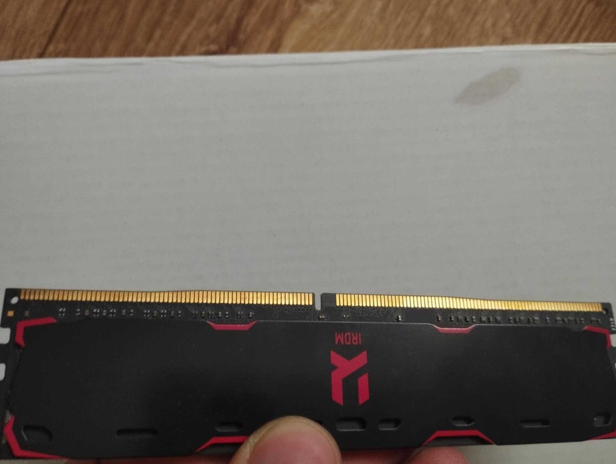 Pamięć GoodRam IRDM, DDR4, 8 GB, 2400MHz, CL15 (IR-2400D464L15S/8G )