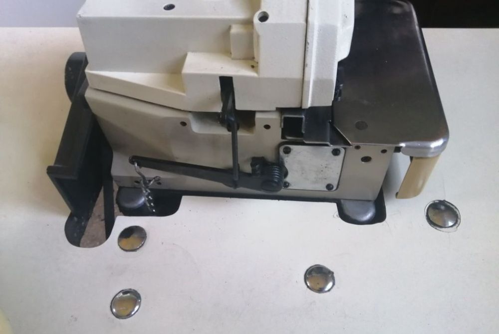 Maszyna do szycia overlock Kingtex SH 6000