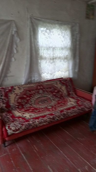 продам не дорого хату в селі шпендівка з великою ділянкою землі