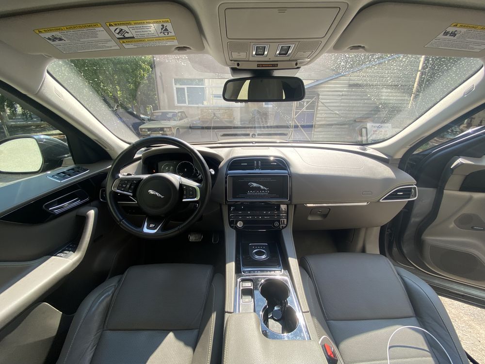 Продам Jaguar F-pace R-sport