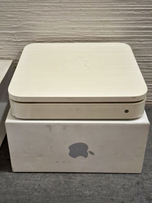 Маршрутизатор Apple AirPort Extreme 802.11n WI-FI. A 1354.