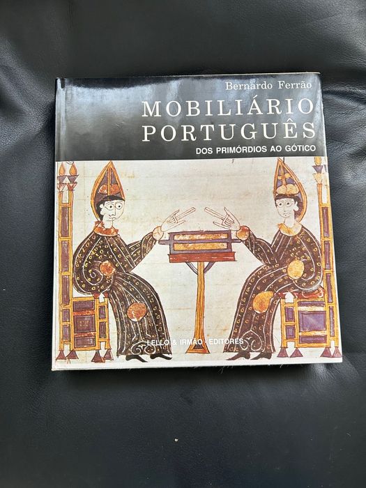 Obra
Bernardo Ferrão, Mobiliário português, 4 vols 
 Muito Bom Estado