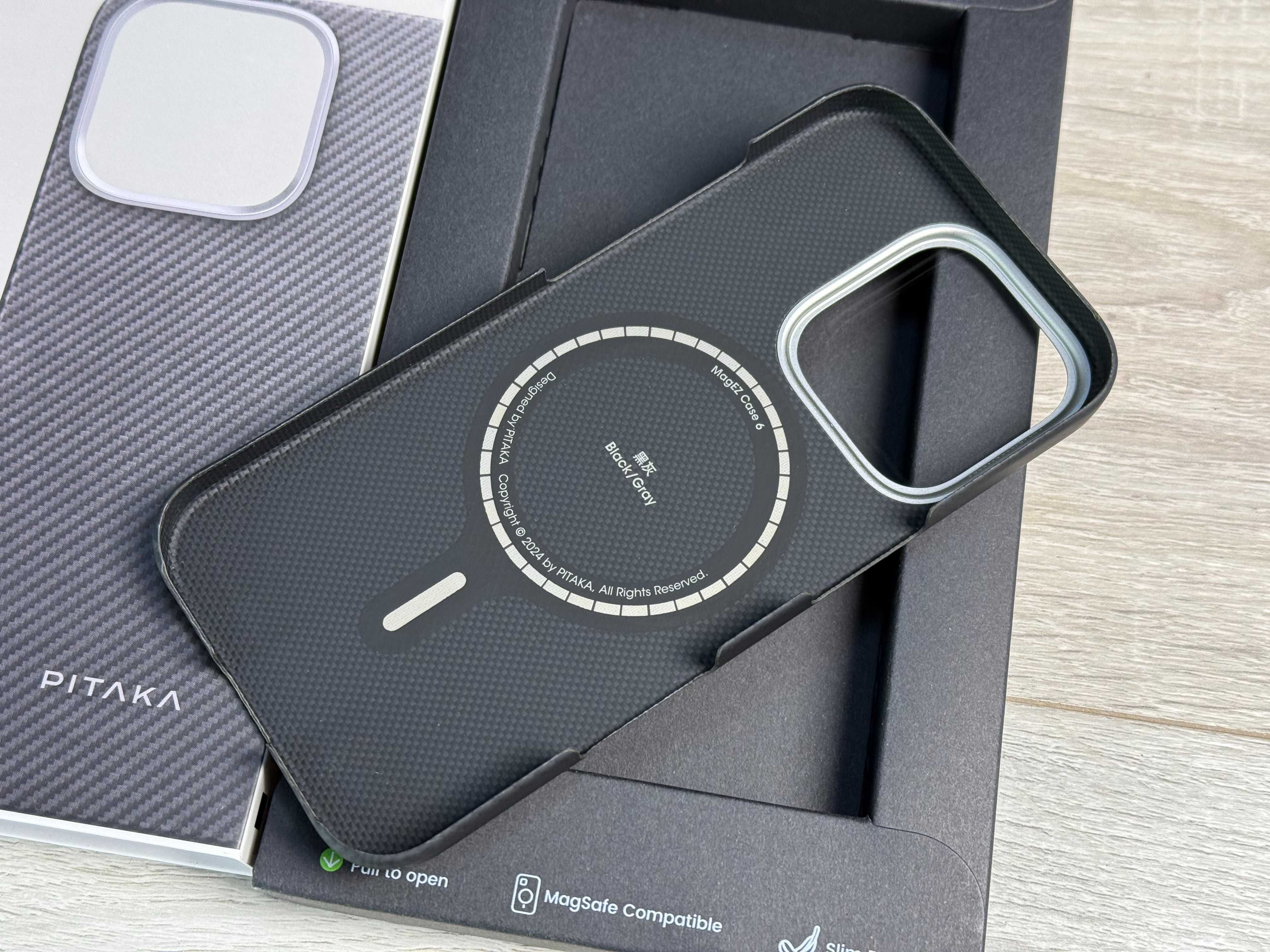 Чохол Pitaka Black/Grey Ultra-Slim iPhone 16 Pro карбон оригінал