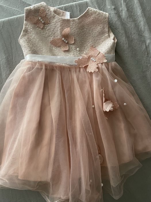 Продам сукні на дівчаток