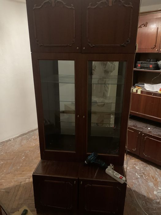 Продам або віддам безкоштовно старі меблі 250-300грн за 1шт