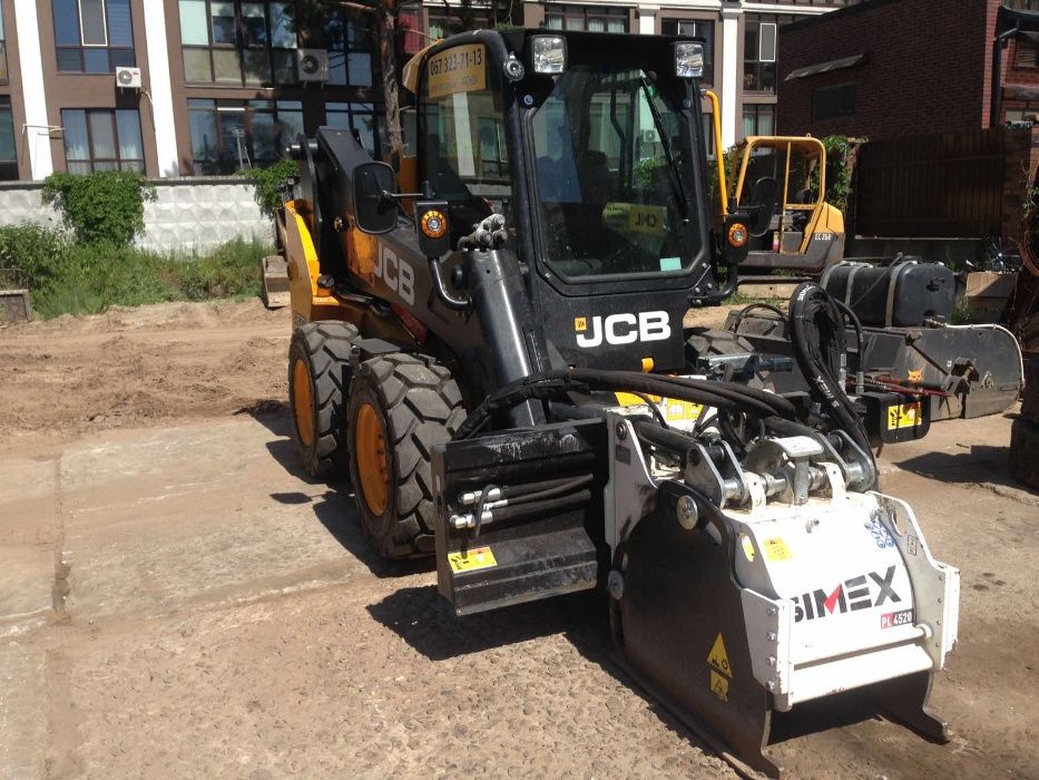 Послуги міні навантажувача (бобкета) з ямобуром (ковшем, вилами)