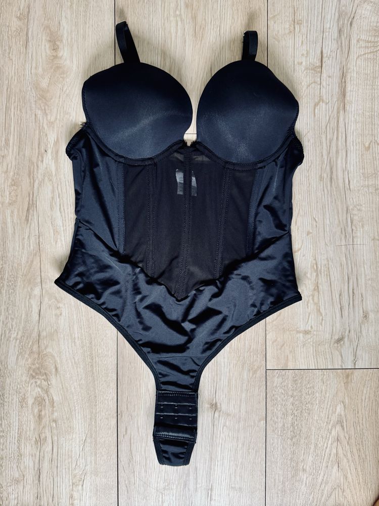 Nowe body modelujące z push up rozmiar S