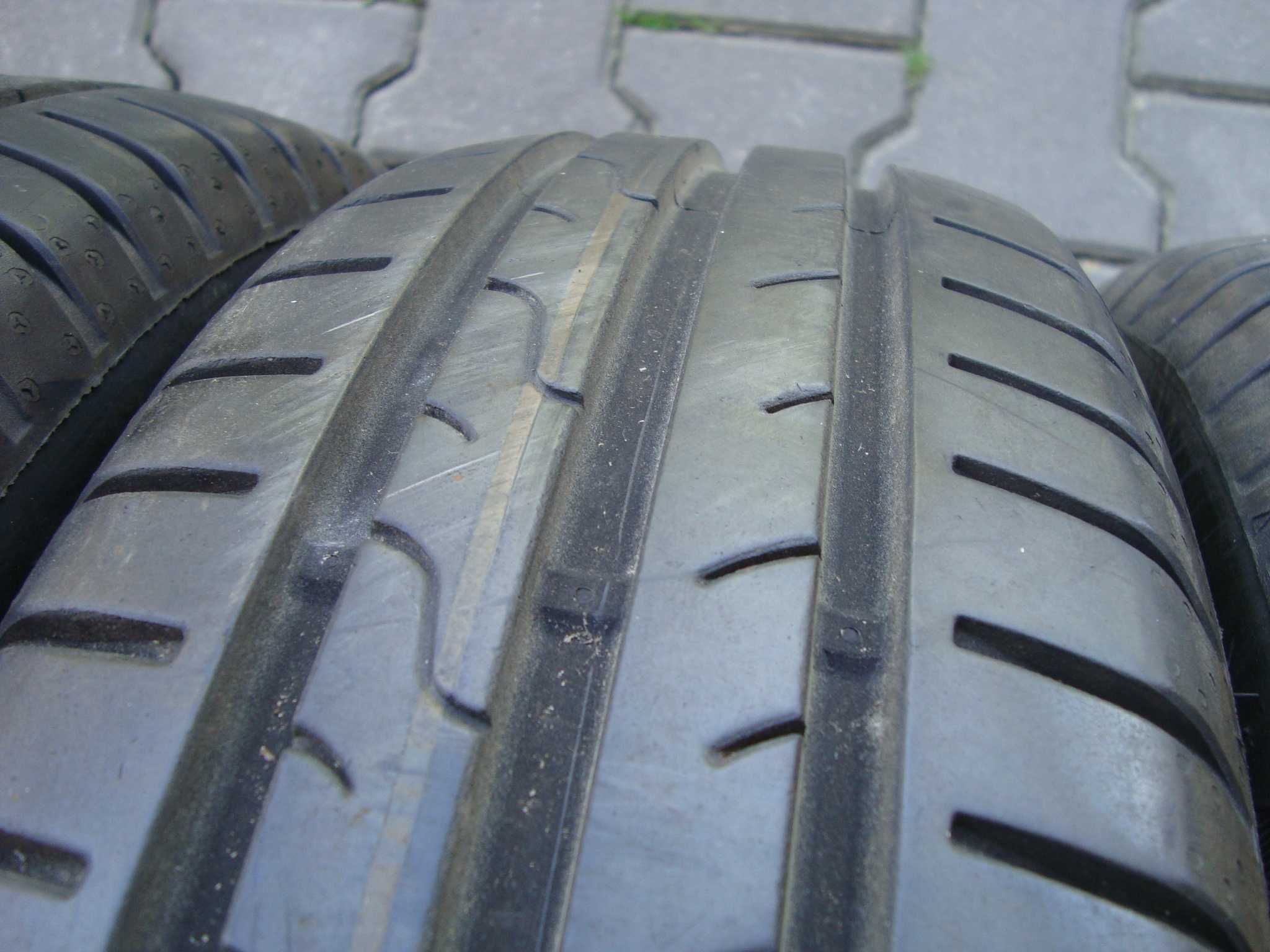 Opony lato 165/65R15 81H Dunlop Sport Bluresponse