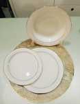 Serviço jantar 56 peças branco c/filete dourado Bavaria Novo
