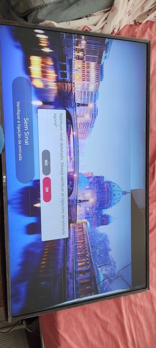 Vendo Smartv LG 43UJ630V para peçsas