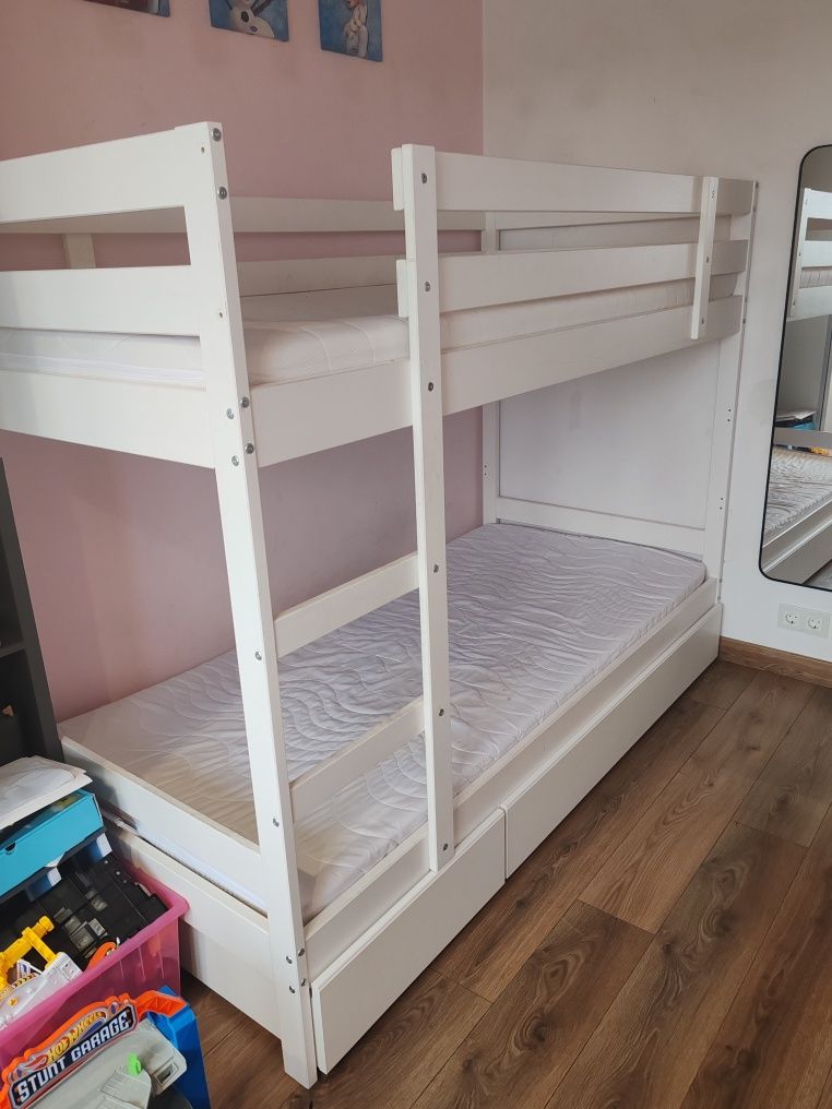 Łóżko piętrowe Mydal Ikea z materacami
