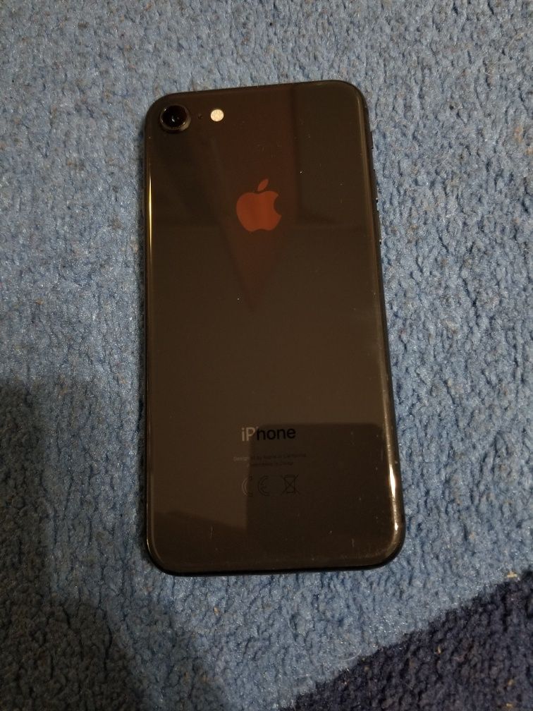 iPhone 8. А.й.фон.