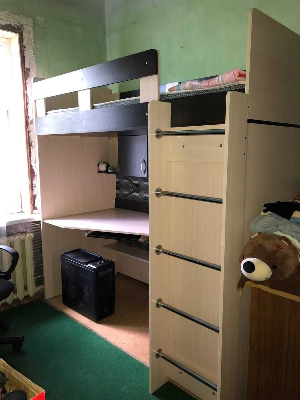 Ліжко горище з шафою та матрацом