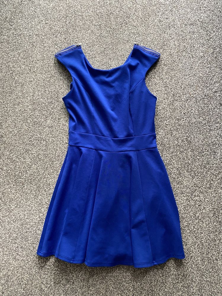 Niebieska sukienka koktajlowa roz. M