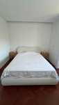 Cama com estofamento macio (lã sintética) de cor branca SKLUM 160х200