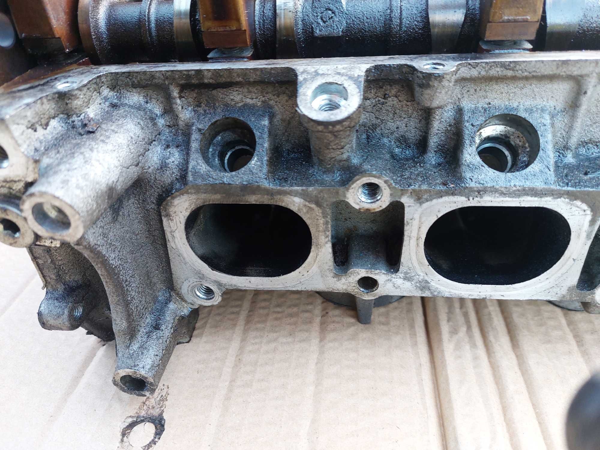 Głowica Kpl wałki Ford Mondeo mk4 C MAX Focus mk2 Mazda lift 1.8 L8