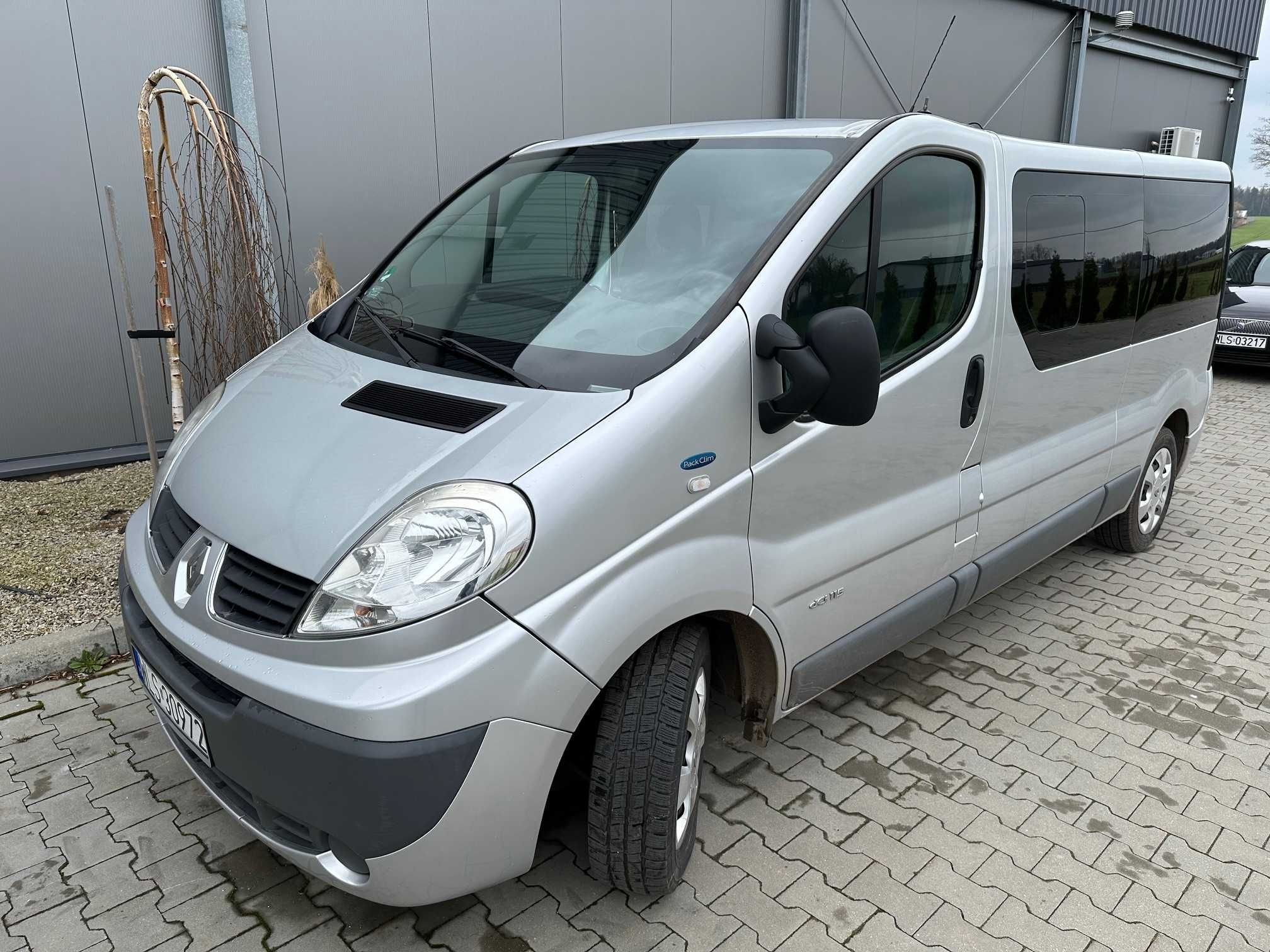 Renault Trafic 9 osobowy LONG PASSENGER