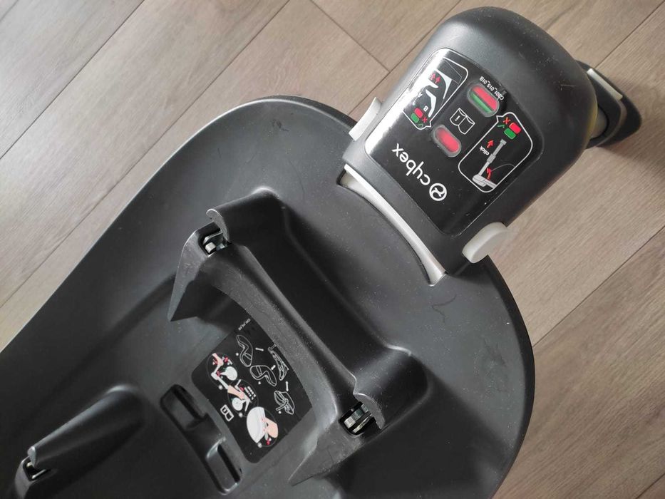 Fotelik samochodowy Nosidełko Cybex Aston M z bazą