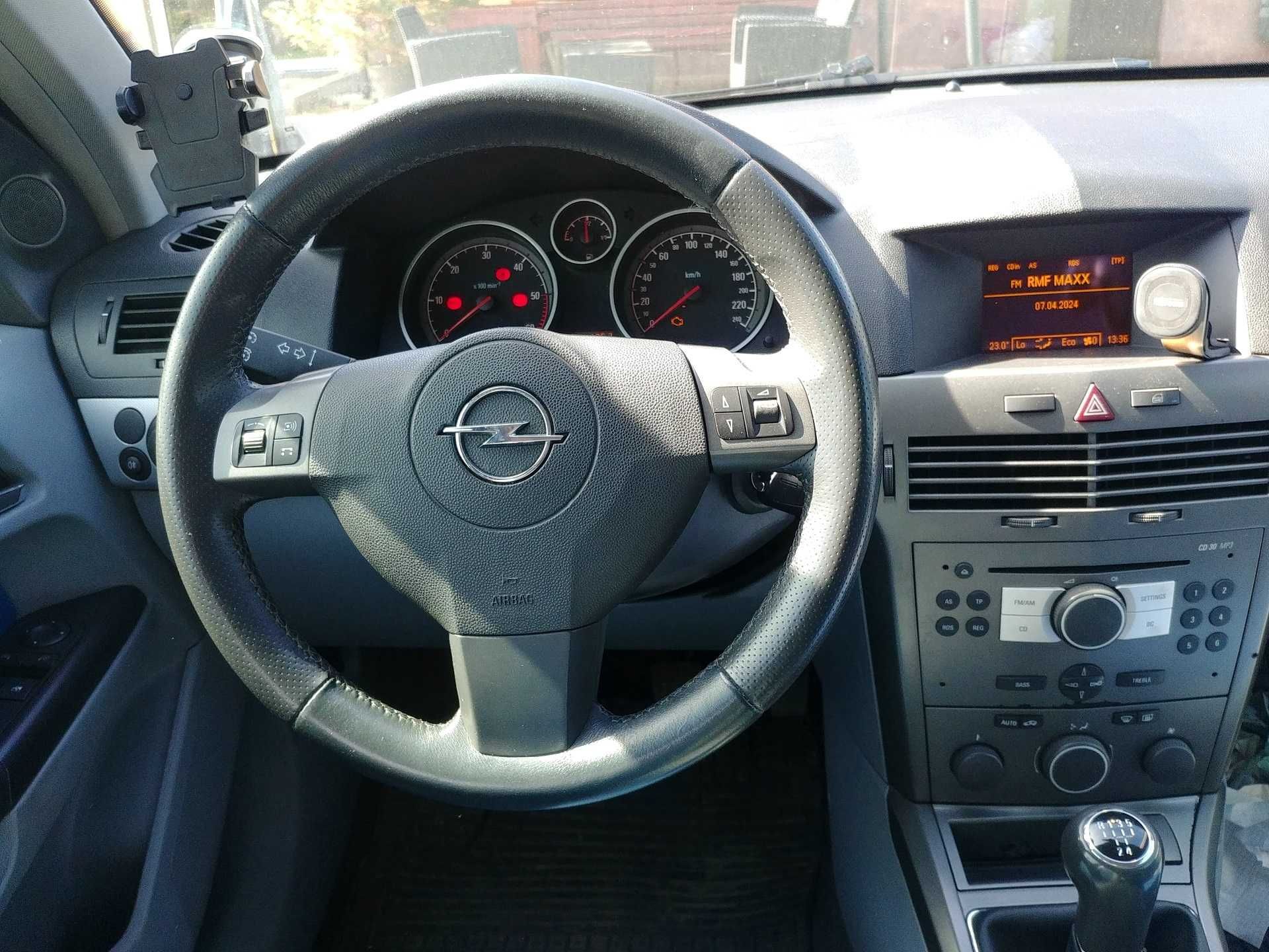 Opel Astra H 2004 1.7 CDTi