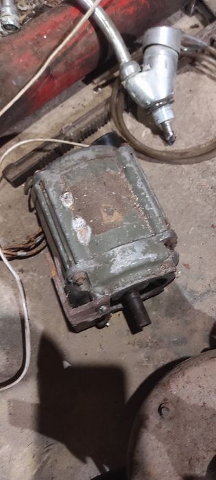 Двигателя от стиральных машинок. 2шт. 1500об 3000об