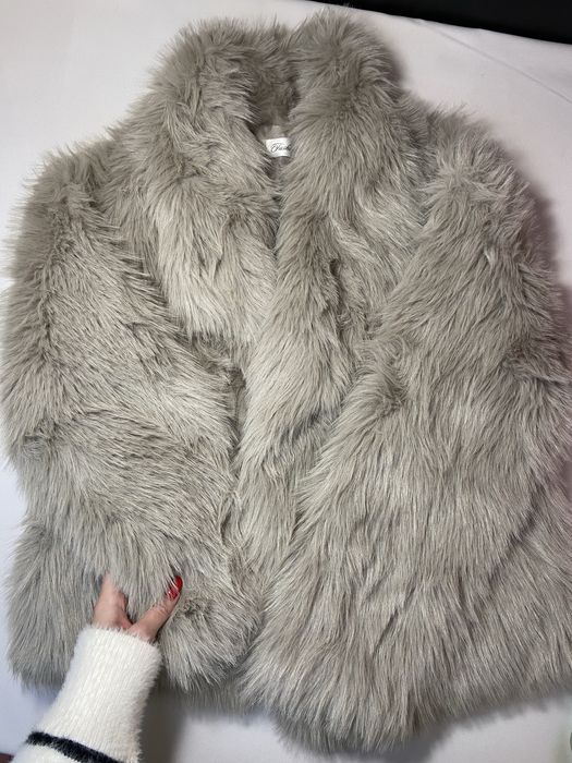 Жіноча шубка в стилі Zara