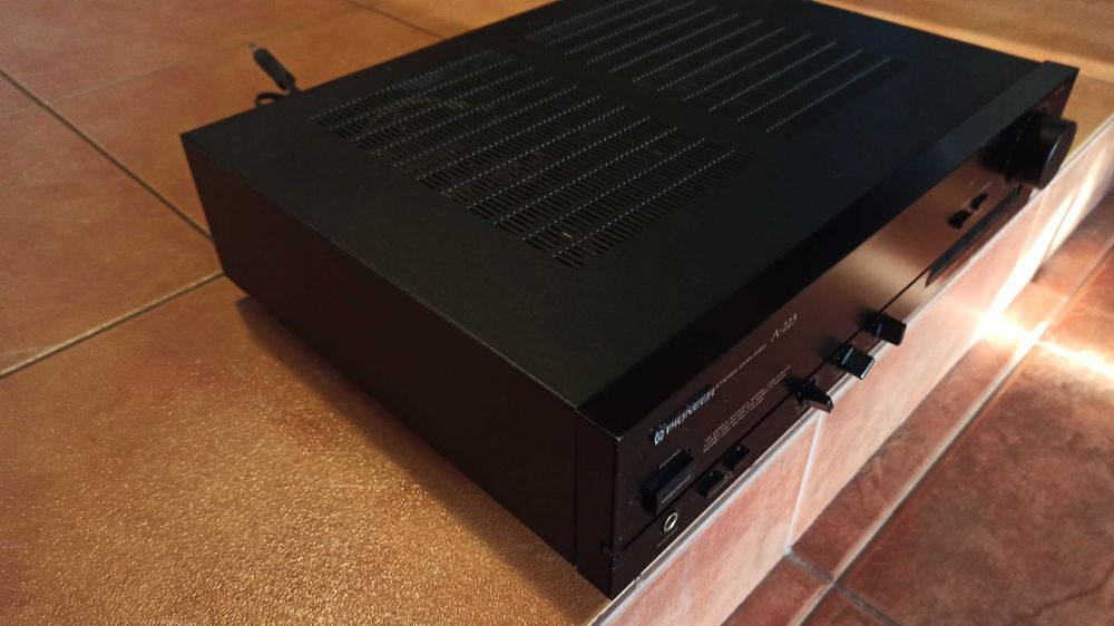 Wzmacniacz Stereo Pioneer A-223 w pełni sprawny i ładny stan wizualny