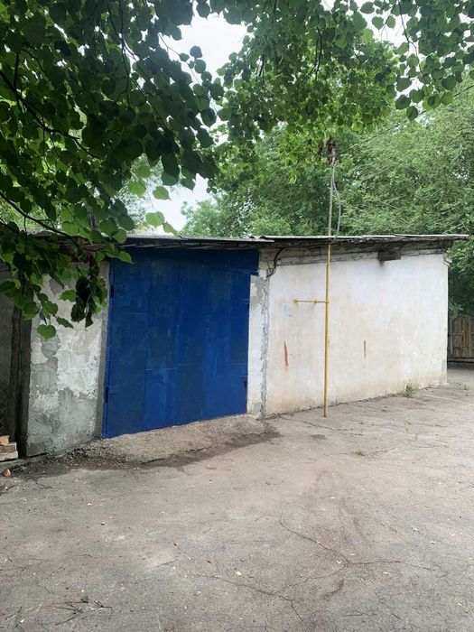 Продам капитальный гараж площадь Хмельницкого