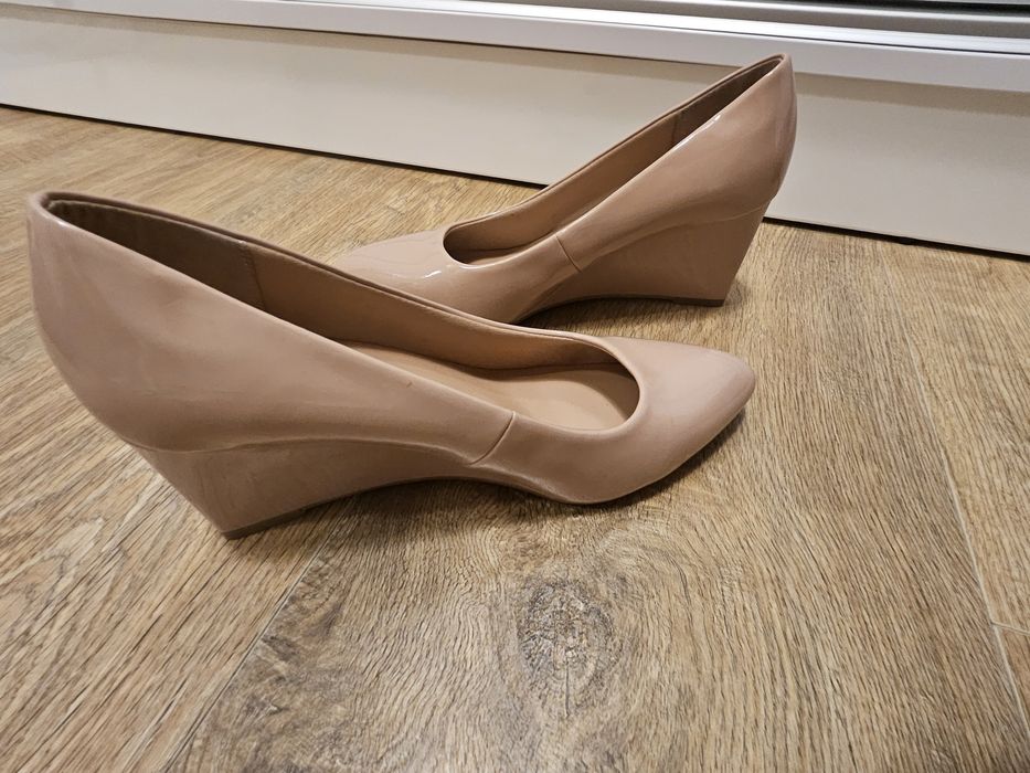 Buty na koturnie M&S r.6