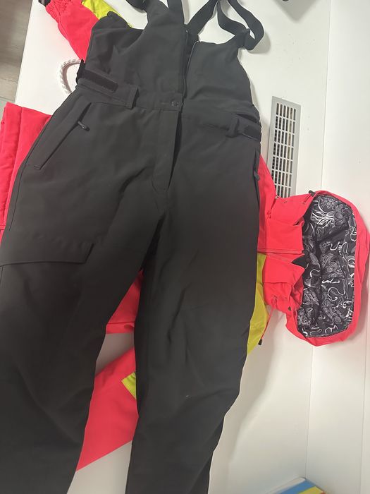 Лыжная куртка и комбинезон на девочку 9-11 лет