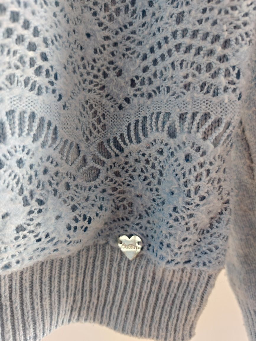 Niebieski sweter
