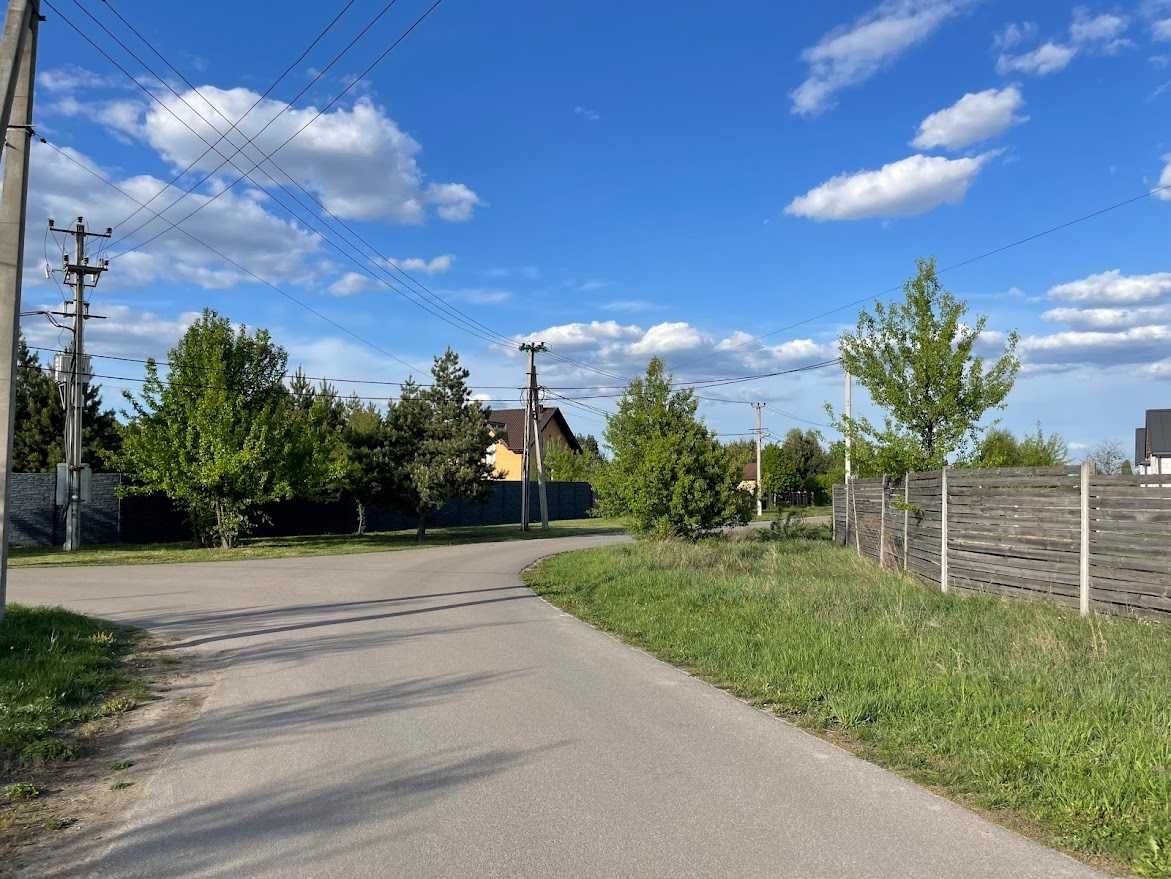 Продаж ділянки у с. Бобриця, вул.Лугова—біля скверу "Бобрицький заєць