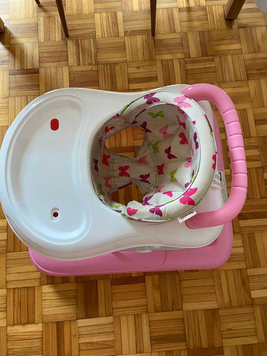 Andador rosa semi novo