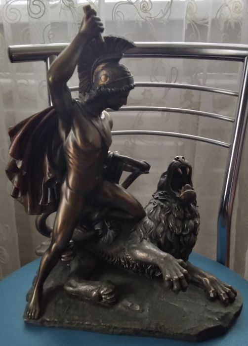 Продам статуетку Veronese Баллерофонт вбивае Химеру.
