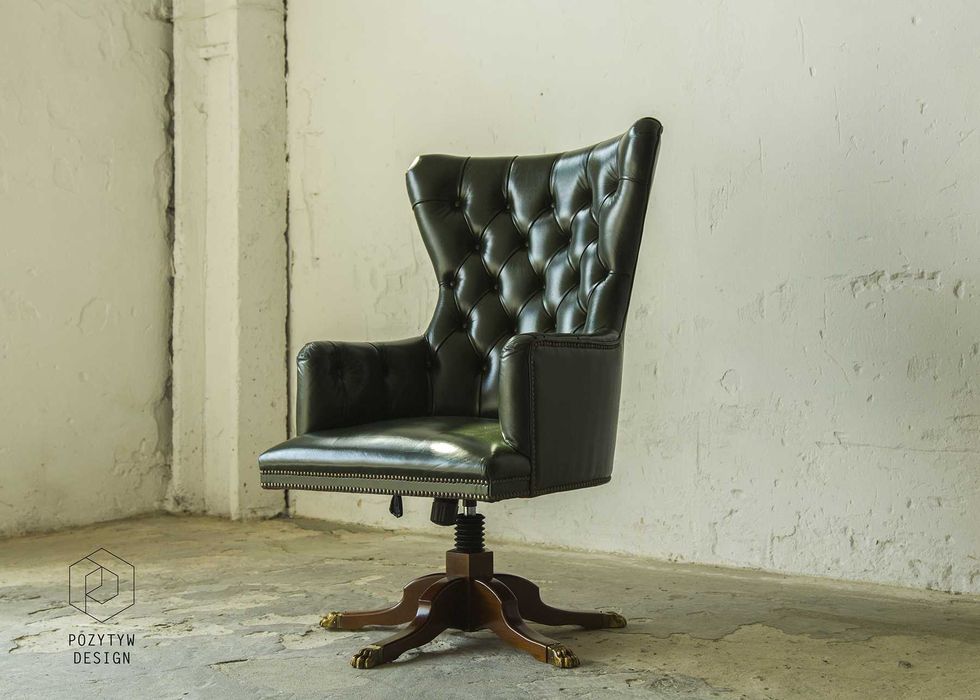 Skórzany fotel gabinetowy biurkowy vintage chesterfield