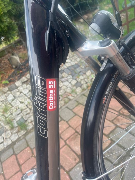 Rower elektryczny Cortina  rama 53 cm.  kola 28