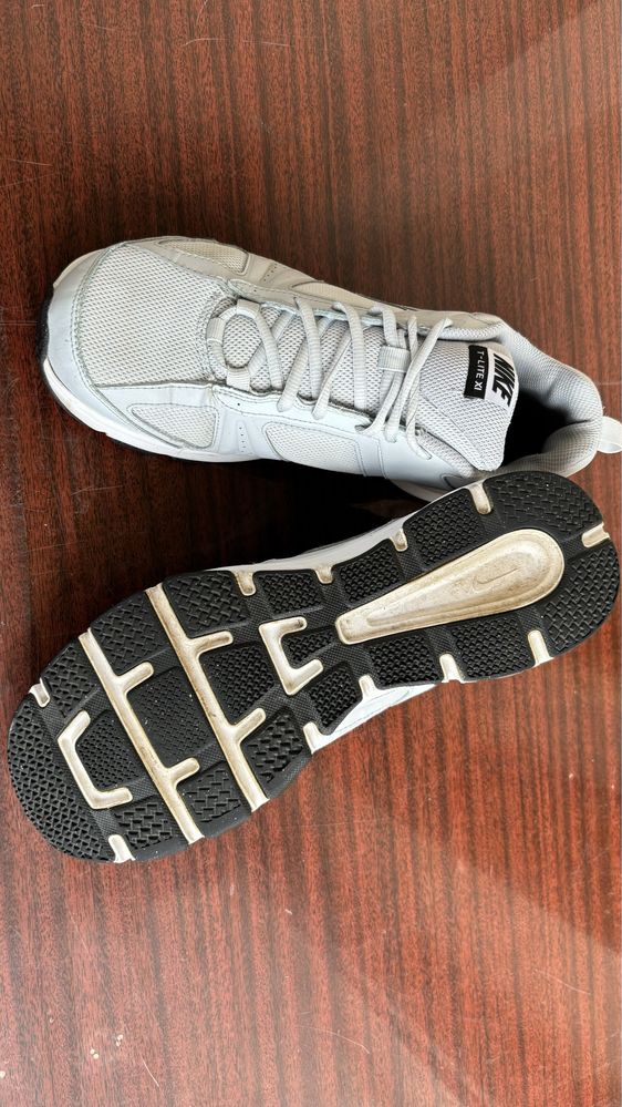 кросівки nike