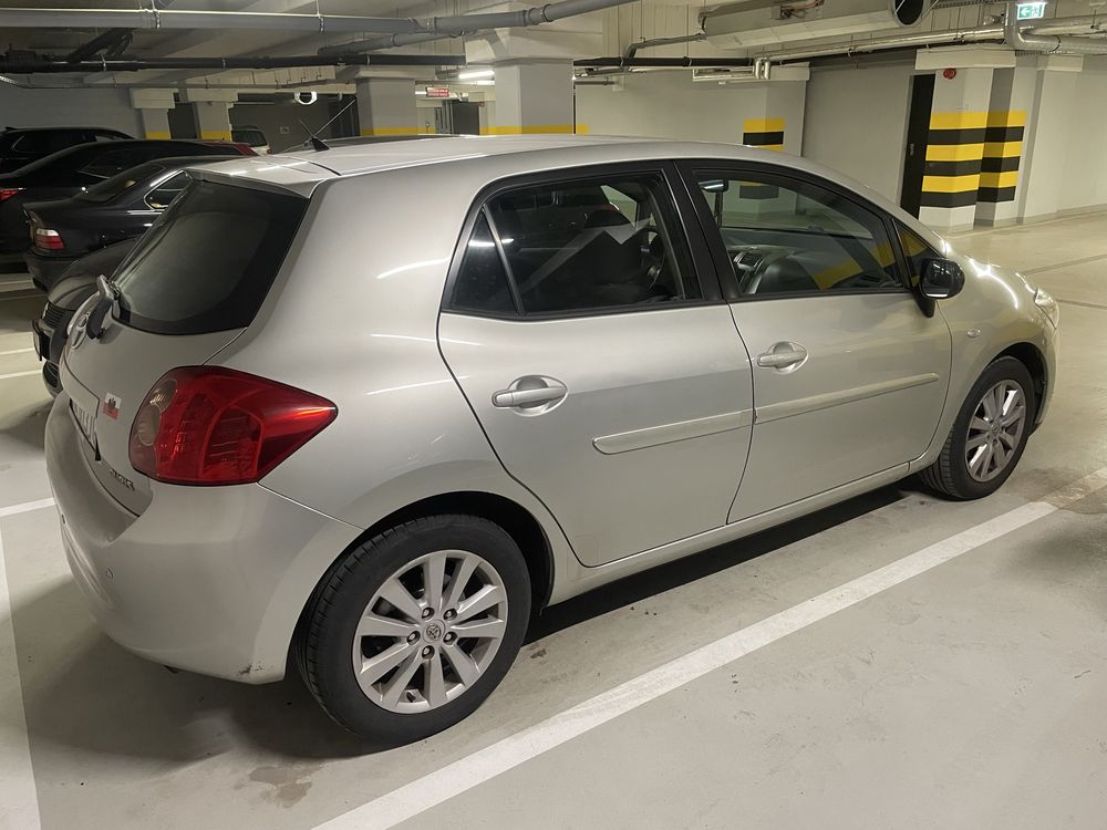 Toyota Auris 1.6 16V VVT-i 124 KM 2008 r.