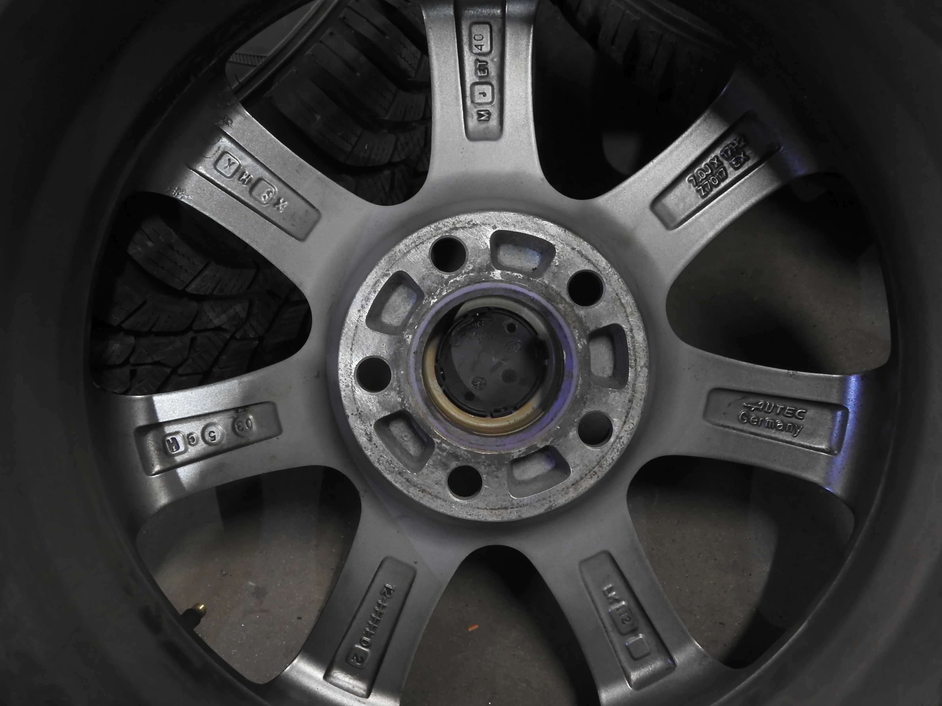 4xAlufelgi 17'' 7J 5x112 et40 AUTEC Stan BDB+ piasta 70,1mm GRAFIT